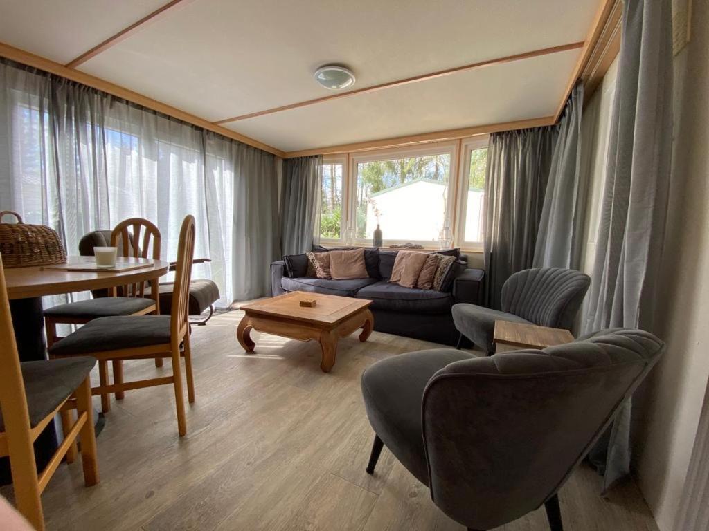 Drie De Veldkamp Hotel Epe Buitenkant foto